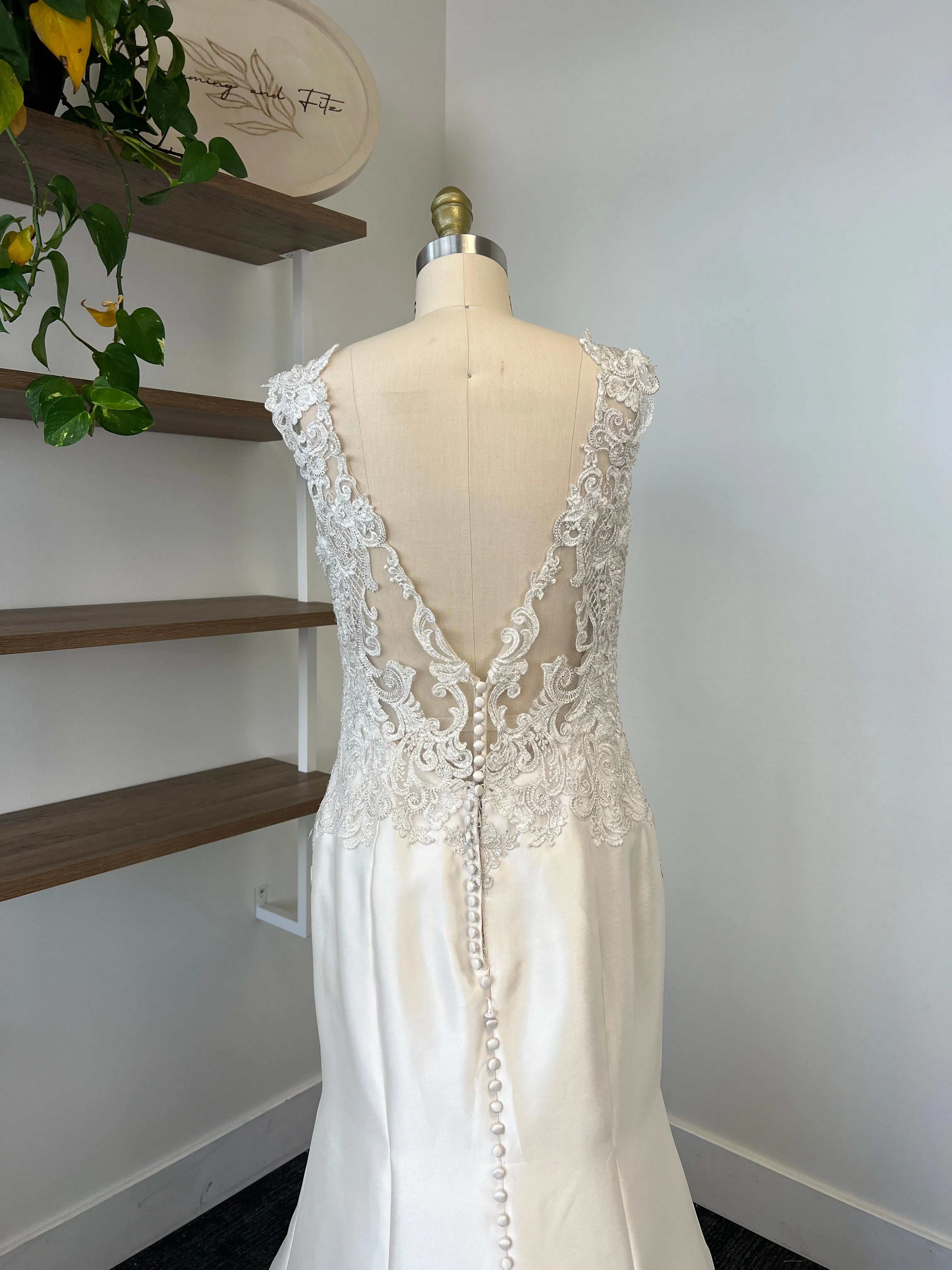 B / Maggie Sottero Elodie Size 12