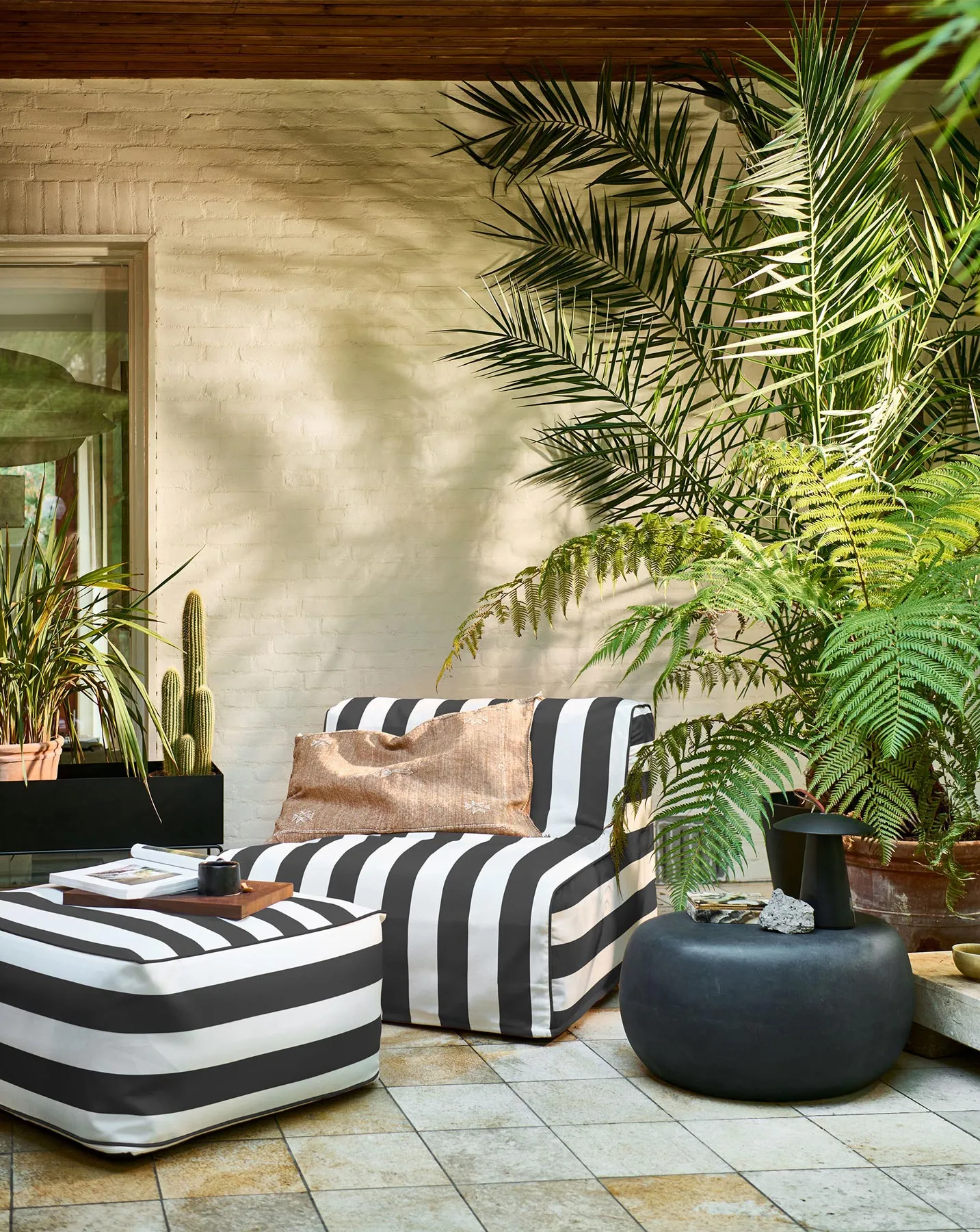 VT Wonen Sit On Air Inflatable Armchair Striped Black/White